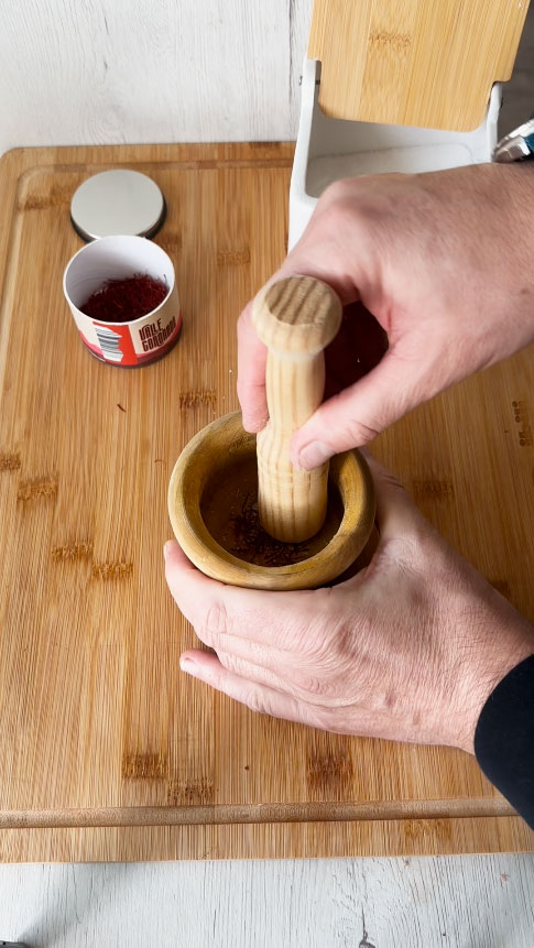 3.- Prepariamo il nostro infuso allo zafferano