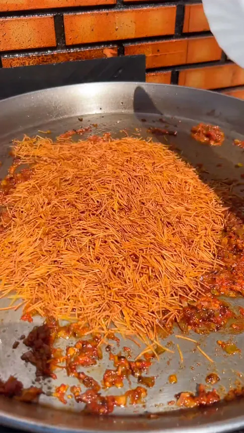 8.- Aggiungere nuovamente le tagliatelle