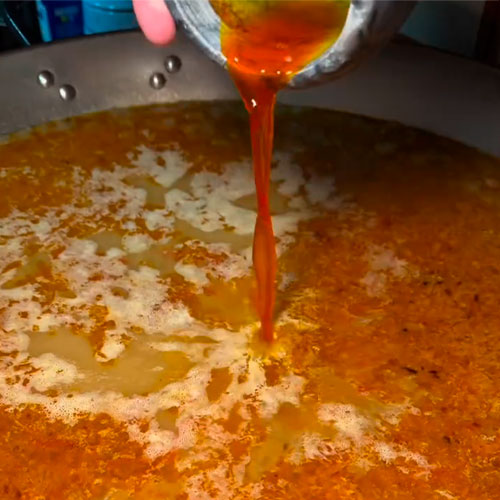 5.- Aggiungere le costine e i carciofi