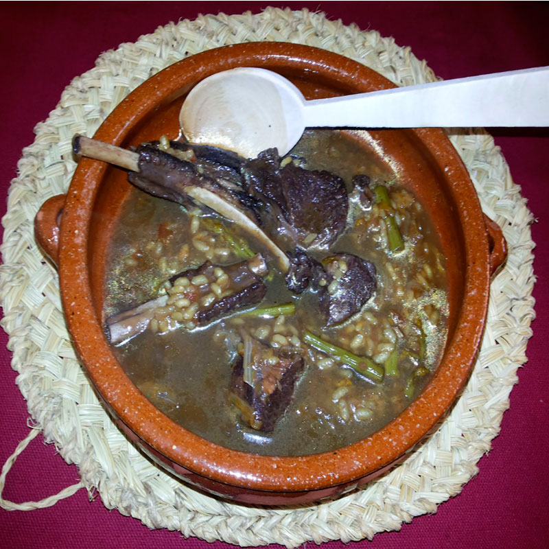 Ricetta @pedro_ponce: Riso con cinghiale, scarola e asparagi selvatici