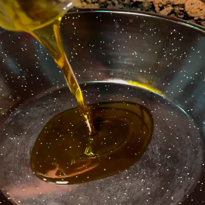 1.- Riscaldare l'olio