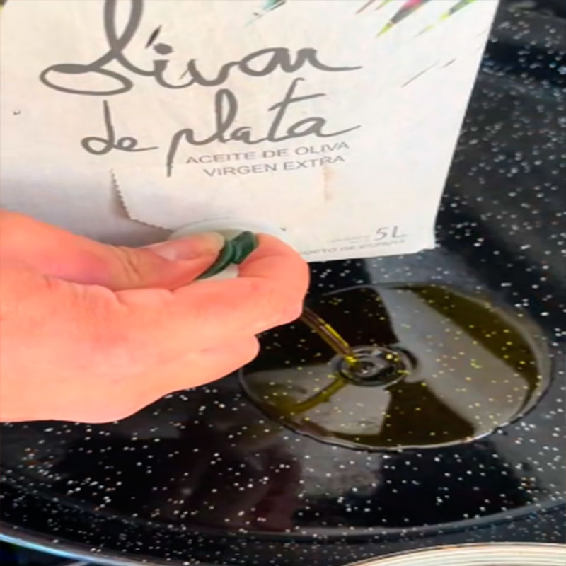 3.- Riscaldare l'olio