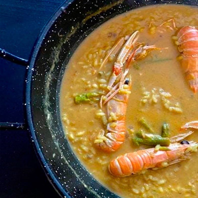 Ricetta di @joaquin.gm: riso al curry e cocco con scampi