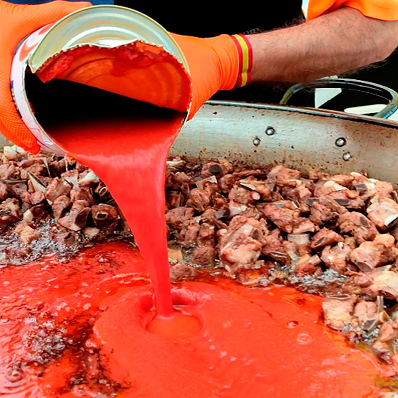 3.- Aggiungere il pomodoro