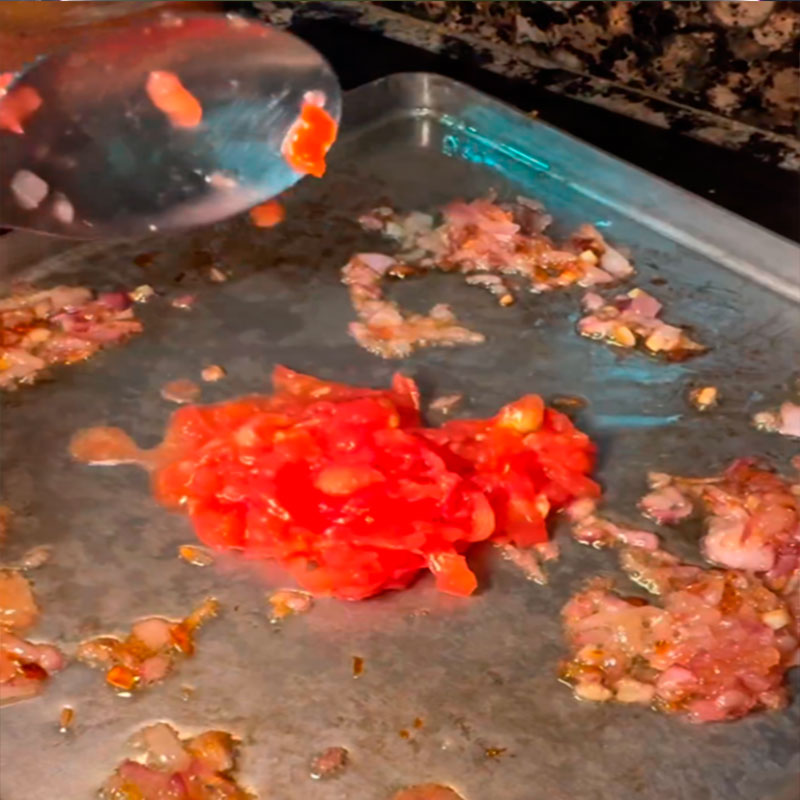 3.- Soffriggere il pomodoro