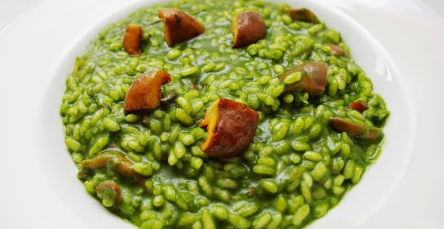 Ricetta di @ximo_carrion: riso con capellanets alla fiamma, fondo di spine, spinaci liquefatti e funghi