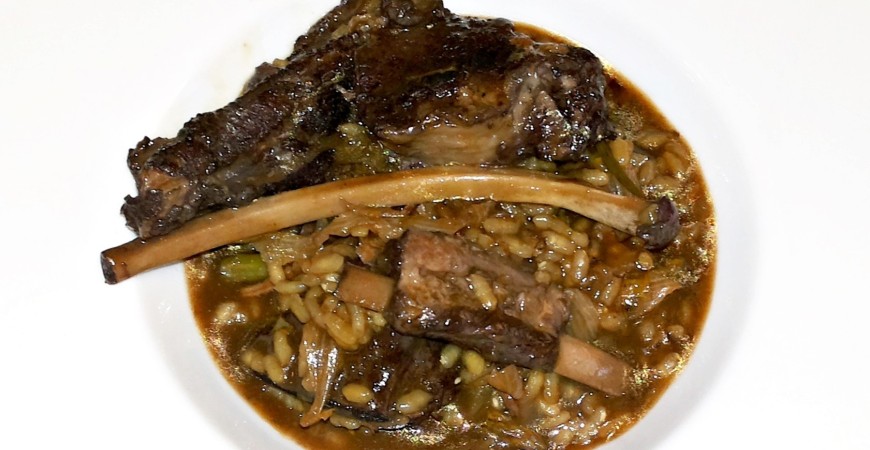 Ricetta @pedro_ponce: Riso con cinghiale, scarola e asparagi selvatici