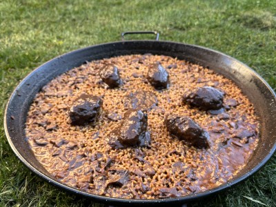 Ricetta di @cherenayuso: riso con guance di maiale e niscalos (guance e niscalos)