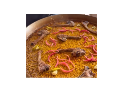 virycheff - Arroz de Chuletas de Cordero con Cebolla Morada Encurtida y Aliolli de Piparra