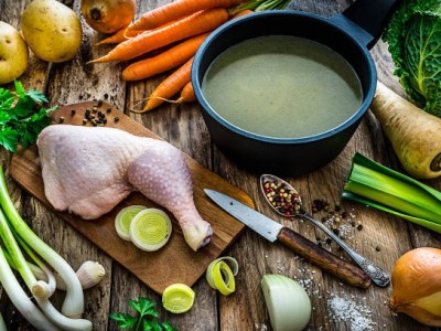 Come preparare un buon brodo per la paella